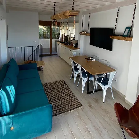 Apartment View 4 U - *